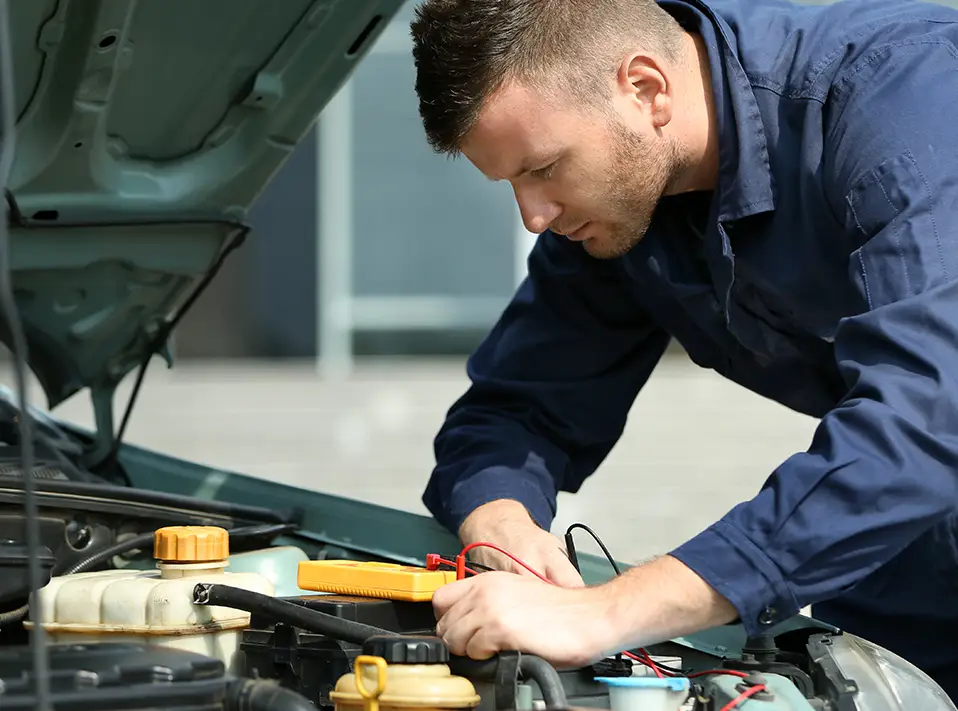 Mechanics & Tyres Deals London checking wiring